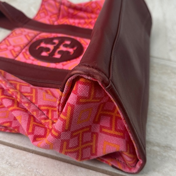 Tory Burch Ella Geometric Printed Tote bag - Picture 5 of 16